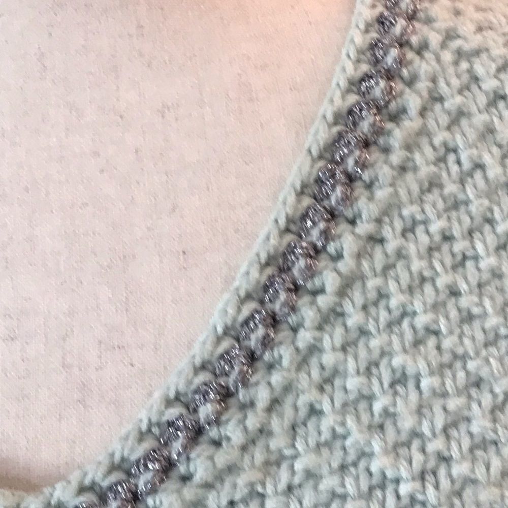 Vintage HAND knit sweater vintage 80s sea foam green with silver accent - Picture 5 of 9